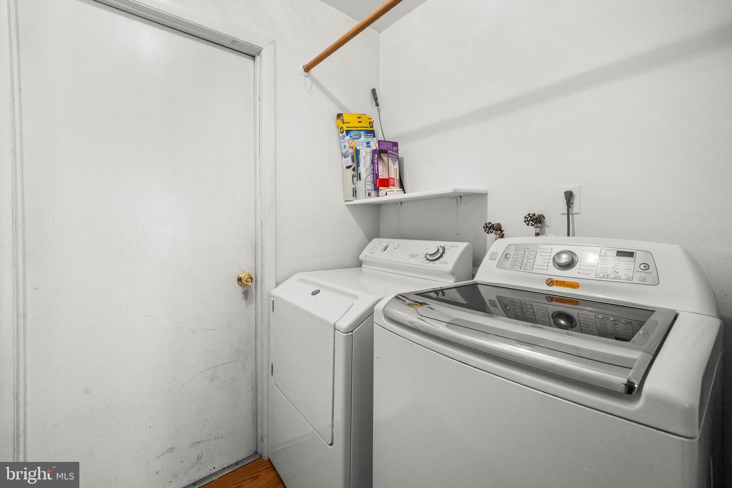 8812 SKYRON PL, SPRINGFIELD, Virginia 22153, 4 Bedrooms Bedrooms, ,2 BathroomsBathrooms,Residential,For sale,8812 SKYRON PL,VAFX2267380 MLS # VAFX2267380