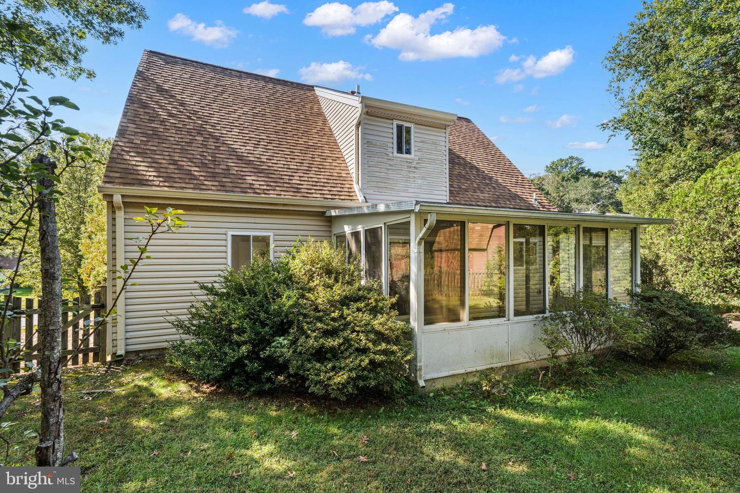 8812 SKYRON PL, SPRINGFIELD, Virginia 22153, 4 Bedrooms Bedrooms, ,2 BathroomsBathrooms,Residential,For sale,8812 SKYRON PL,VAFX2267380 MLS # VAFX2267380
