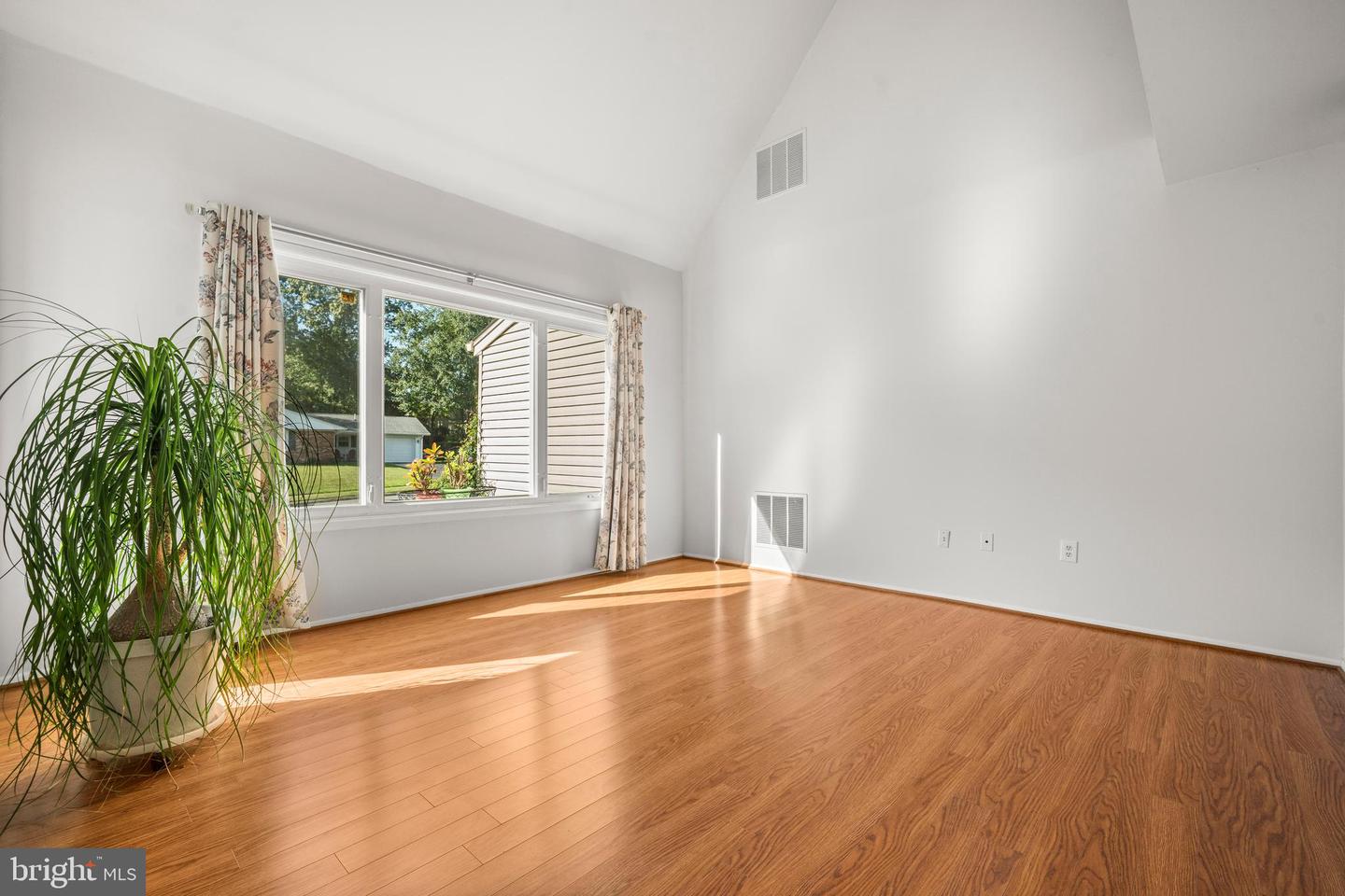 8812 SKYRON PL, SPRINGFIELD, Virginia 22153, 4 Bedrooms Bedrooms, ,2 BathroomsBathrooms,Residential,For sale,8812 SKYRON PL,VAFX2267380 MLS # VAFX2267380