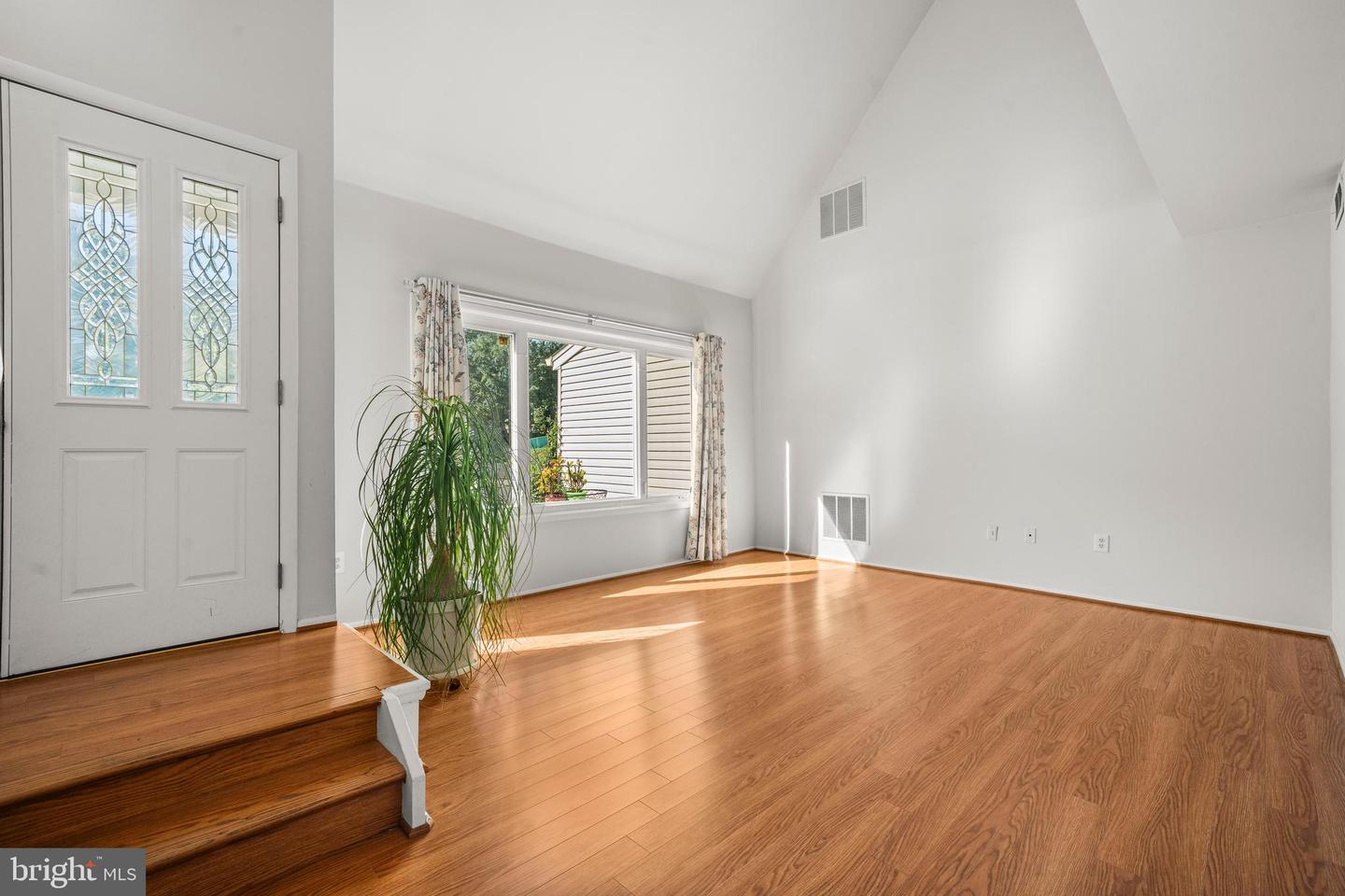8812 SKYRON PL, SPRINGFIELD, Virginia 22153, 4 Bedrooms Bedrooms, ,2 BathroomsBathrooms,Residential,For sale,8812 SKYRON PL,VAFX2267380 MLS # VAFX2267380