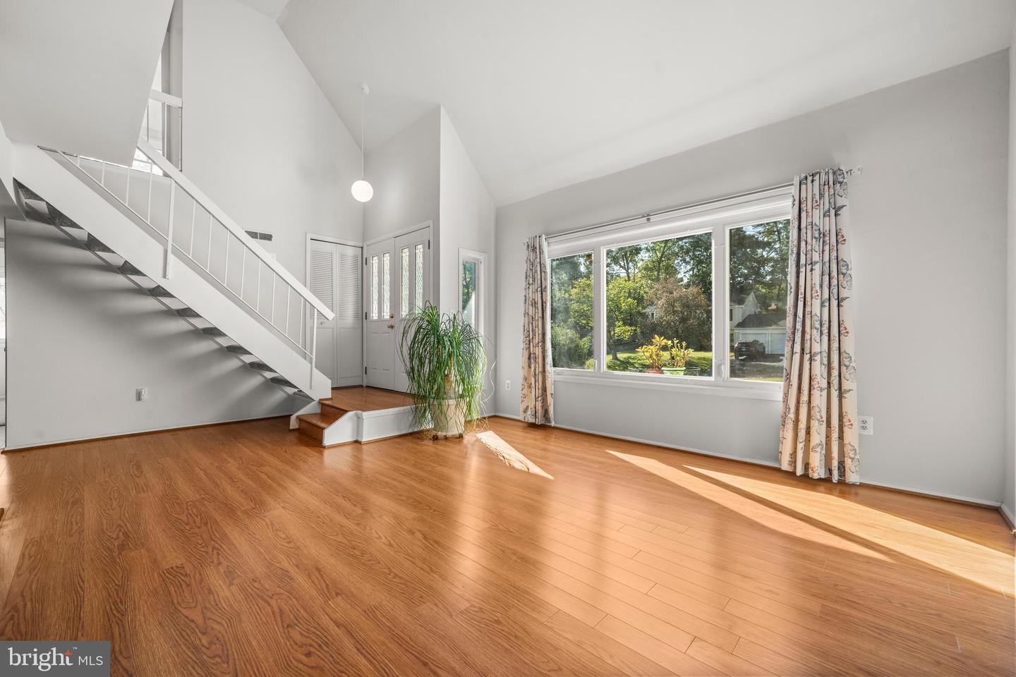 8812 SKYRON PL, SPRINGFIELD, Virginia 22153, 4 Bedrooms Bedrooms, ,2 BathroomsBathrooms,Residential,For sale,8812 SKYRON PL,VAFX2267380 MLS # VAFX2267380