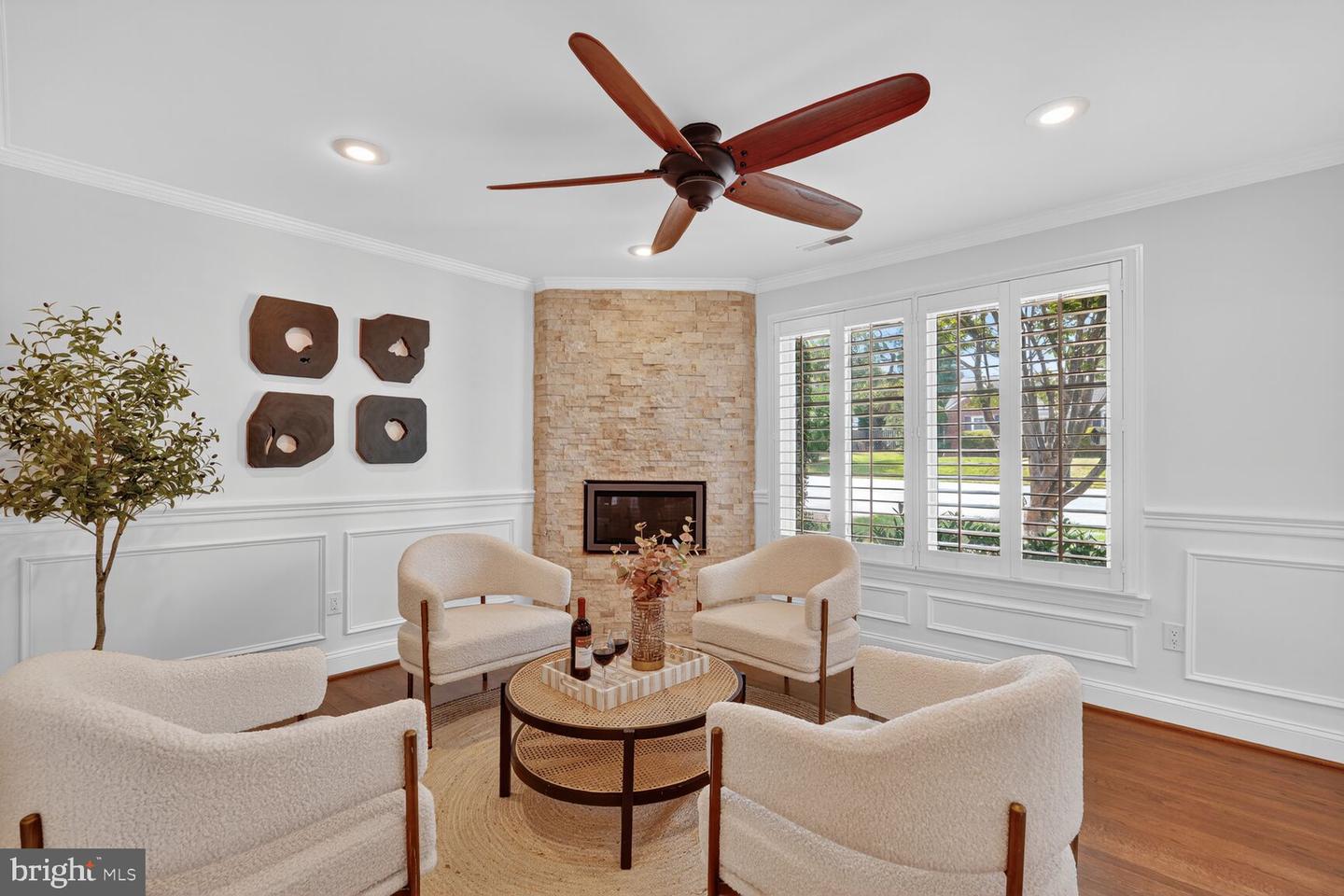 2907 JOHN MARSHALL DR, ARLINGTON, Virginia 22207, 3 Bedrooms Bedrooms, ,3 BathroomsBathrooms,Residential,For sale,2907 JOHN MARSHALL DR,VAAR2063792 MLS # VAAR2063792