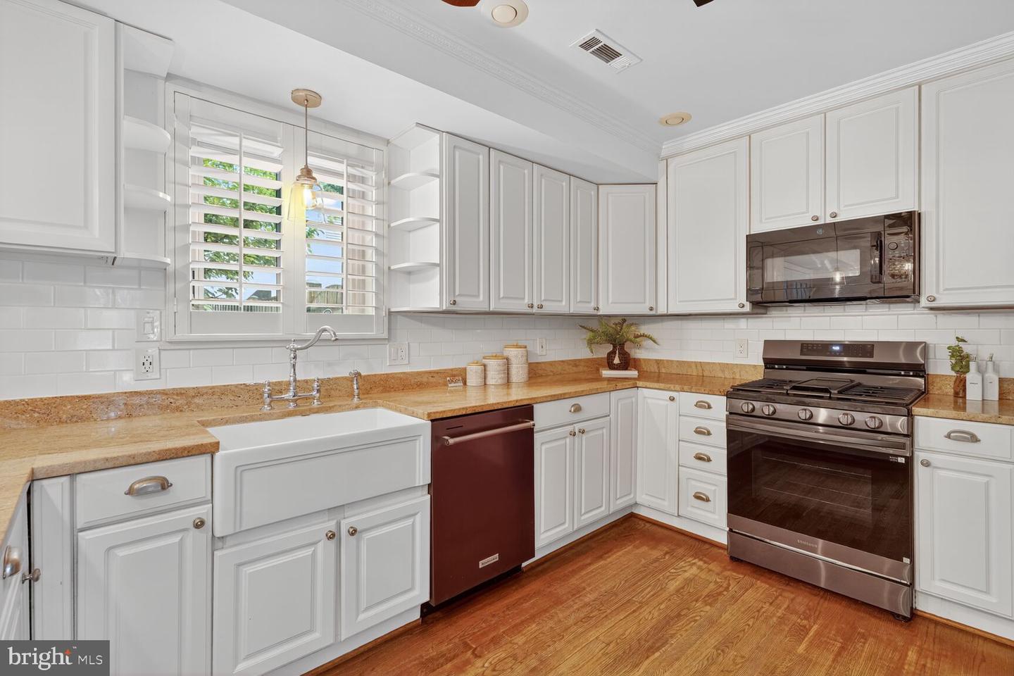 2907 JOHN MARSHALL DR, ARLINGTON, Virginia 22207, 3 Bedrooms Bedrooms, ,3 BathroomsBathrooms,Residential,For sale,2907 JOHN MARSHALL DR,VAAR2063792 MLS # VAAR2063792