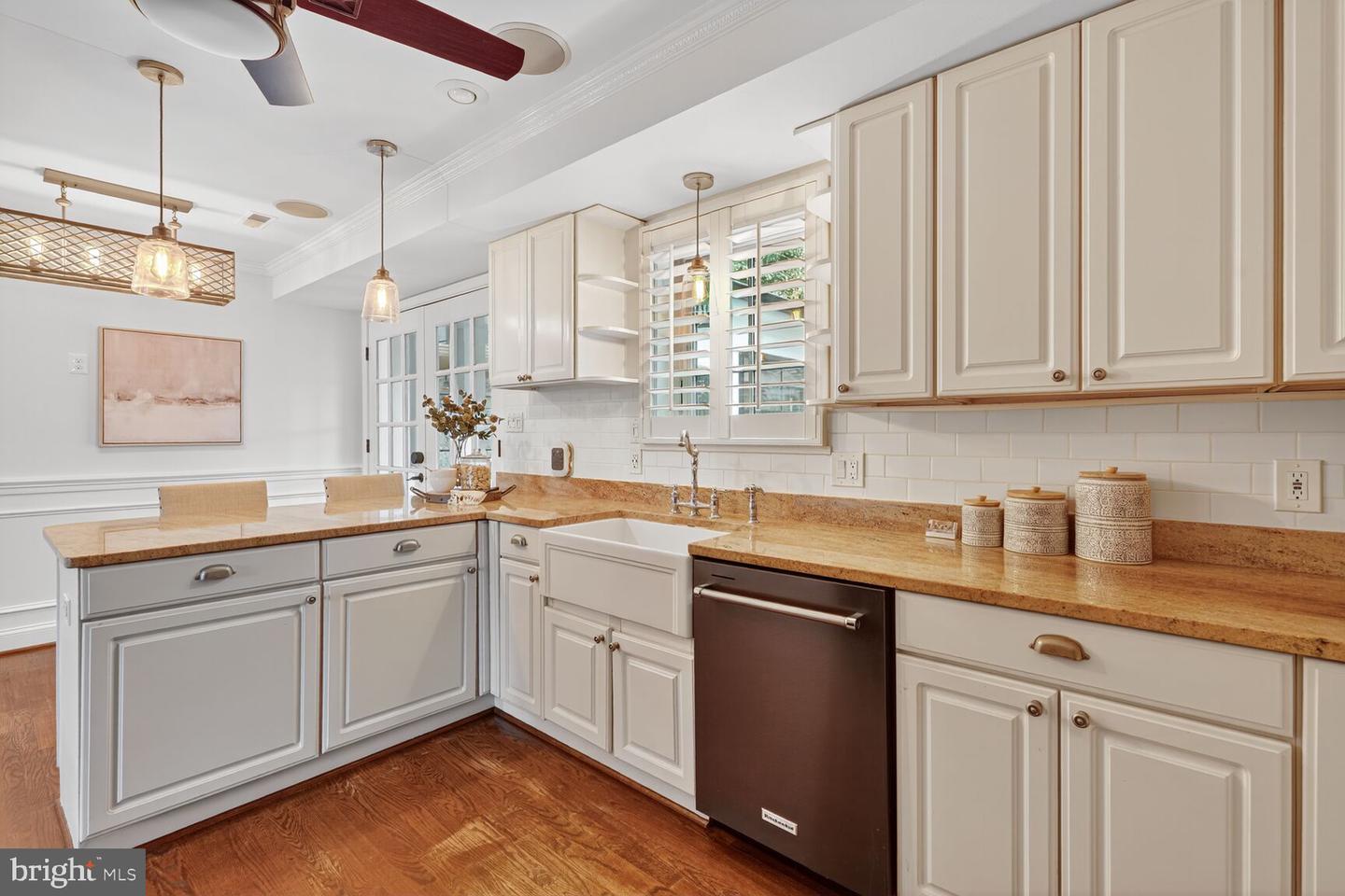 2907 JOHN MARSHALL DR, ARLINGTON, Virginia 22207, 3 Bedrooms Bedrooms, ,3 BathroomsBathrooms,Residential,For sale,2907 JOHN MARSHALL DR,VAAR2063792 MLS # VAAR2063792