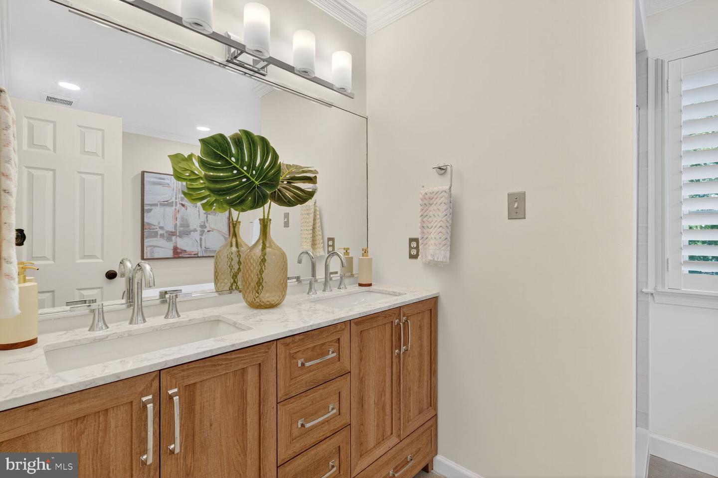 2907 JOHN MARSHALL DR, ARLINGTON, Virginia 22207, 3 Bedrooms Bedrooms, ,3 BathroomsBathrooms,Residential,For sale,2907 JOHN MARSHALL DR,VAAR2063792 MLS # VAAR2063792