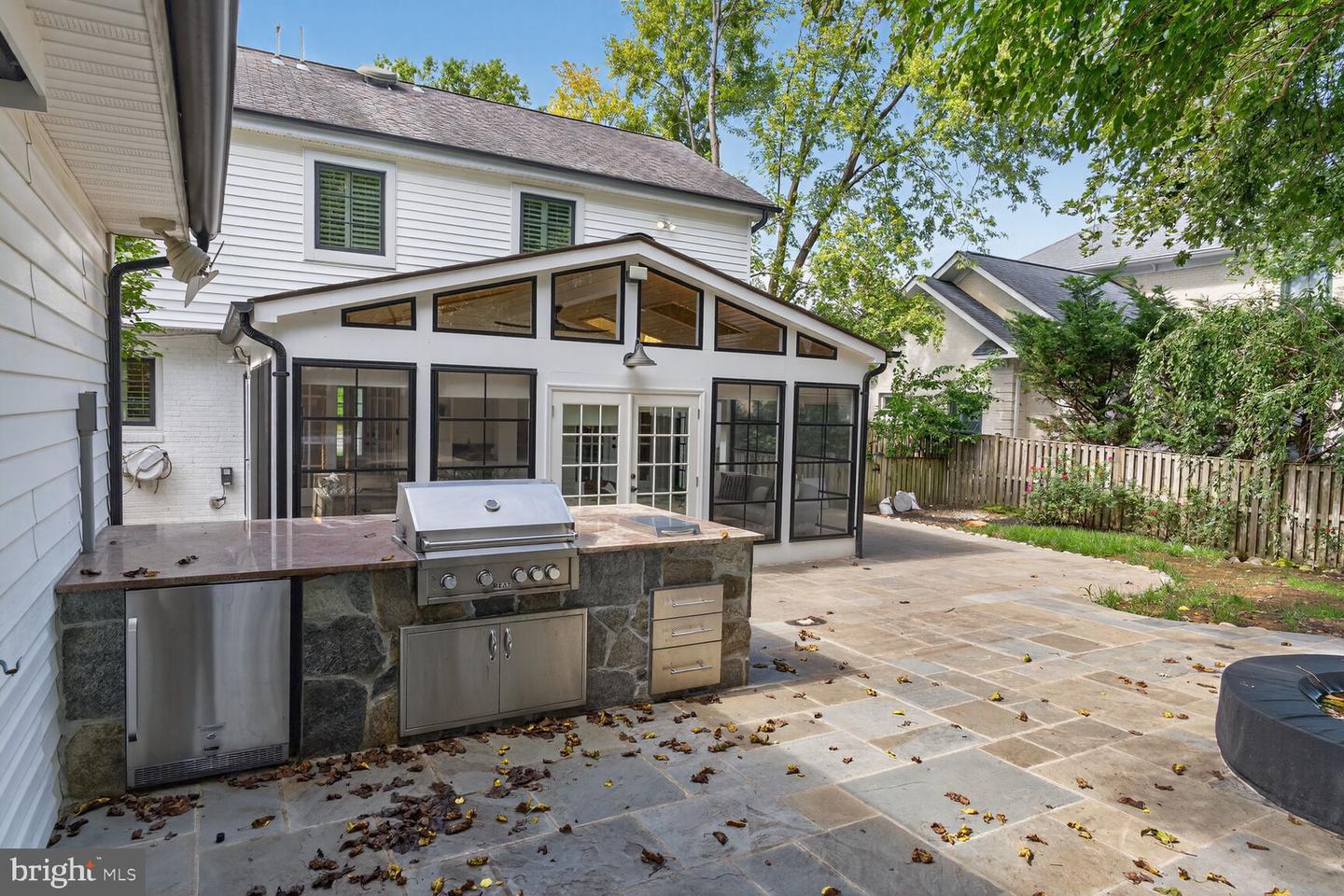 2907 JOHN MARSHALL DR, ARLINGTON, Virginia 22207, 3 Bedrooms Bedrooms, ,3 BathroomsBathrooms,Residential,For sale,2907 JOHN MARSHALL DR,VAAR2063792 MLS # VAAR2063792