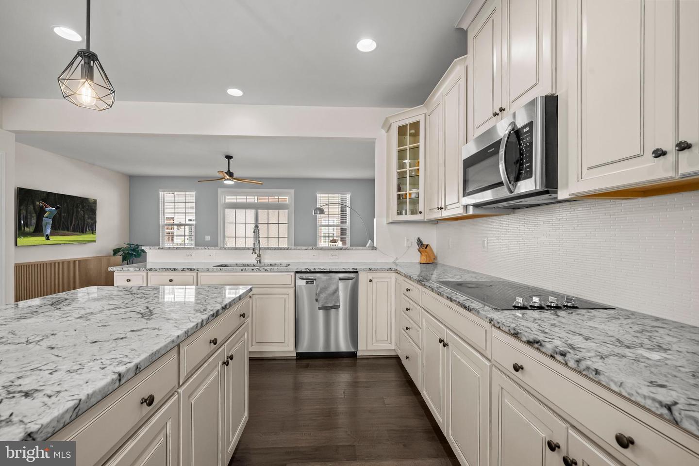 8540 FORTROSE DR, MANASSAS, Virginia 20109, 4 Bedrooms Bedrooms, ,3 BathroomsBathrooms,Residential,For sale,8540 FORTROSE DR,VAPW2104502 MLS # VAPW2104502
