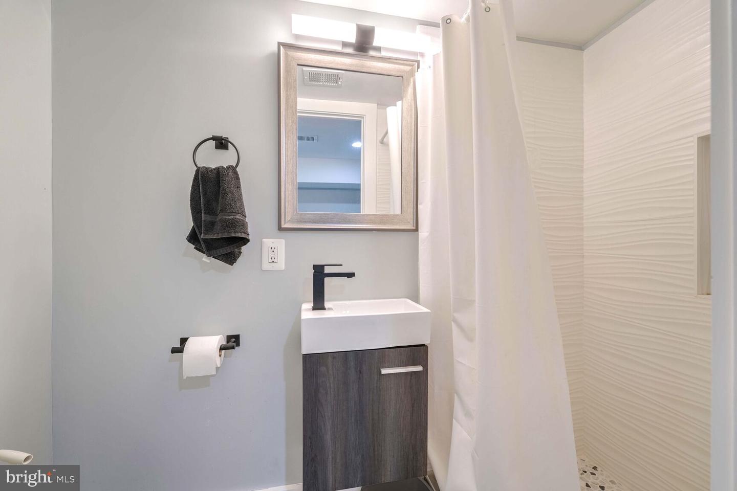125 CHESAPEAKE ST SW, WASHINGTON, District Of Columbia 20032, 3 Bedrooms Bedrooms, ,2 BathroomsBathrooms,Residential,For sale,125 CHESAPEAKE ST SW,DCDC2224324 MLS # DCDC2224324