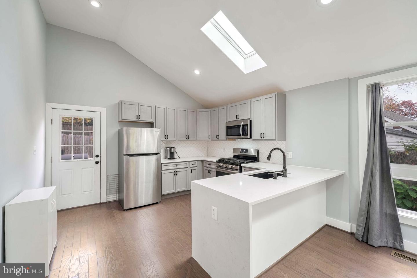125 CHESAPEAKE ST SW, WASHINGTON, District Of Columbia 20032, 3 Bedrooms Bedrooms, ,2 BathroomsBathrooms,Residential,For sale,125 CHESAPEAKE ST SW,DCDC2224324 MLS # DCDC2224324
