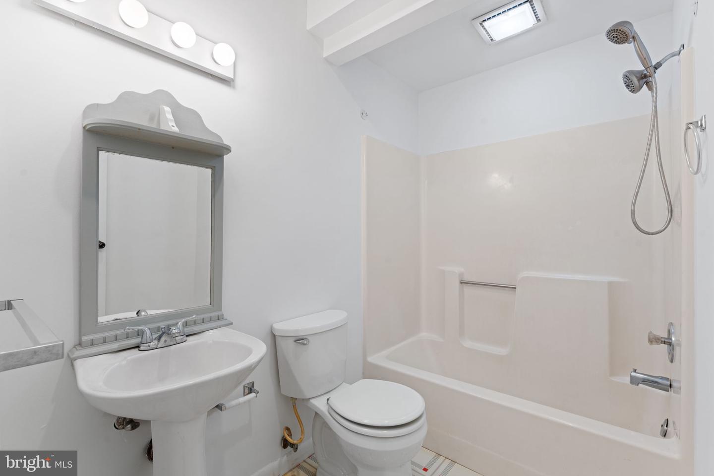 38045 DAWSON GAP LN, HILLSBORO, Virginia 20132, 4 Bedrooms Bedrooms, ,3 BathroomsBathrooms,Residential,For sale,38045 DAWSON GAP LN,VALO2107700 MLS # VALO2107700