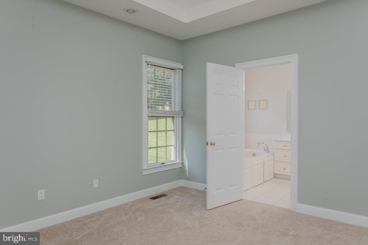 3225 BERRYFIELD DR, ROCKINGHAM, Virginia 22801, 5 Bedrooms Bedrooms, ,3 BathroomsBathrooms,Residential,For sale,3225 BERRYFIELD DR,VARO2002610 MLS # VARO2002610