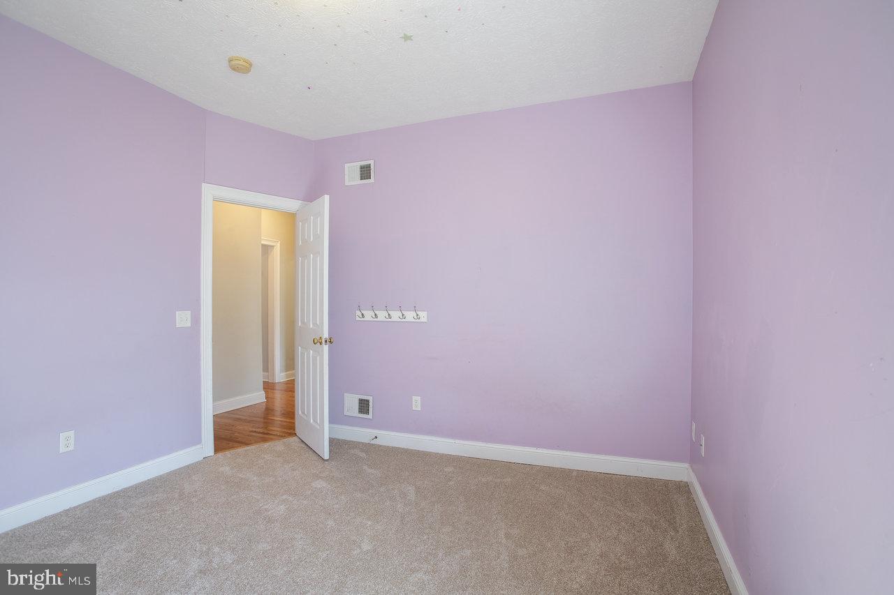 3225 BERRYFIELD DR, ROCKINGHAM, Virginia 22801, 5 Bedrooms Bedrooms, ,3 BathroomsBathrooms,Residential,For sale,3225 BERRYFIELD DR,VARO2002610 MLS # VARO2002610