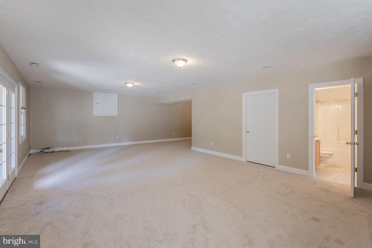 3225 BERRYFIELD DR, ROCKINGHAM, Virginia 22801, 5 Bedrooms Bedrooms, ,3 BathroomsBathrooms,Residential,For sale,3225 BERRYFIELD DR,VARO2002610 MLS # VARO2002610