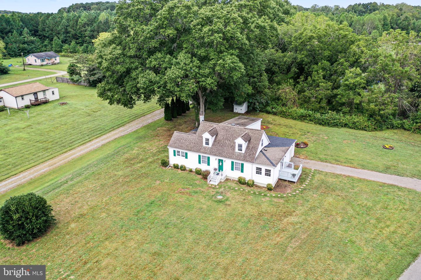 1678 WEEMS RD, WEEMS, Virginia 22576, 4 Bedrooms Bedrooms, 9 Rooms Rooms,2 BathroomsBathrooms,Residential,For sale,1678 WEEMS RD,VALV2000882 MLS # VALV2000882