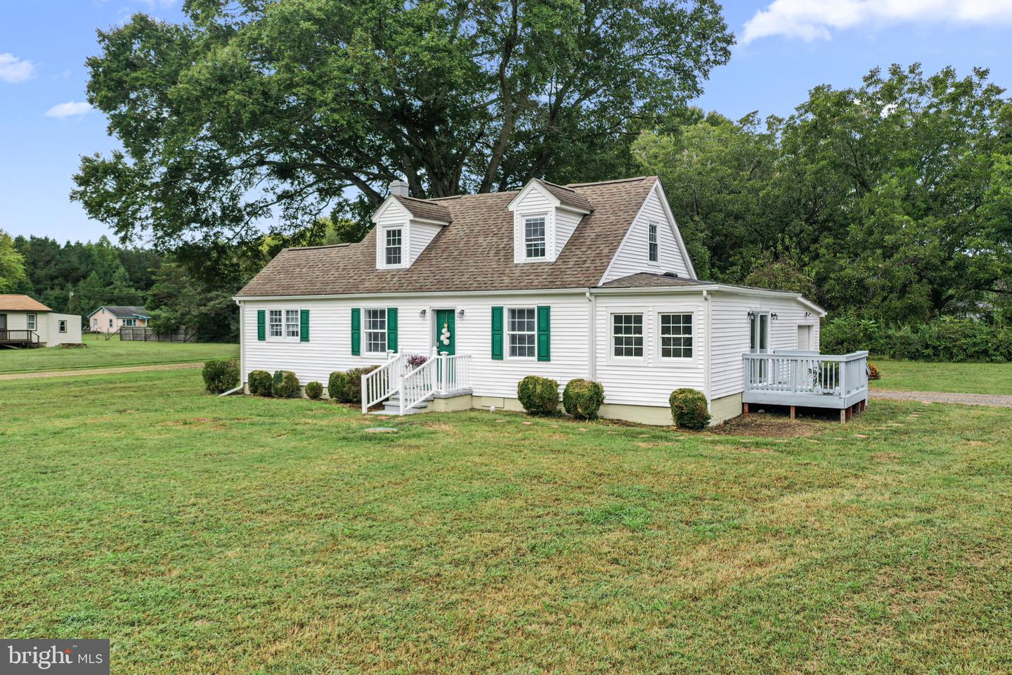1678 WEEMS RD, WEEMS, Virginia 22576, 4 Bedrooms Bedrooms, 9 Rooms Rooms,2 BathroomsBathrooms,Residential,For sale,1678 WEEMS RD,VALV2000882 MLS # VALV2000882