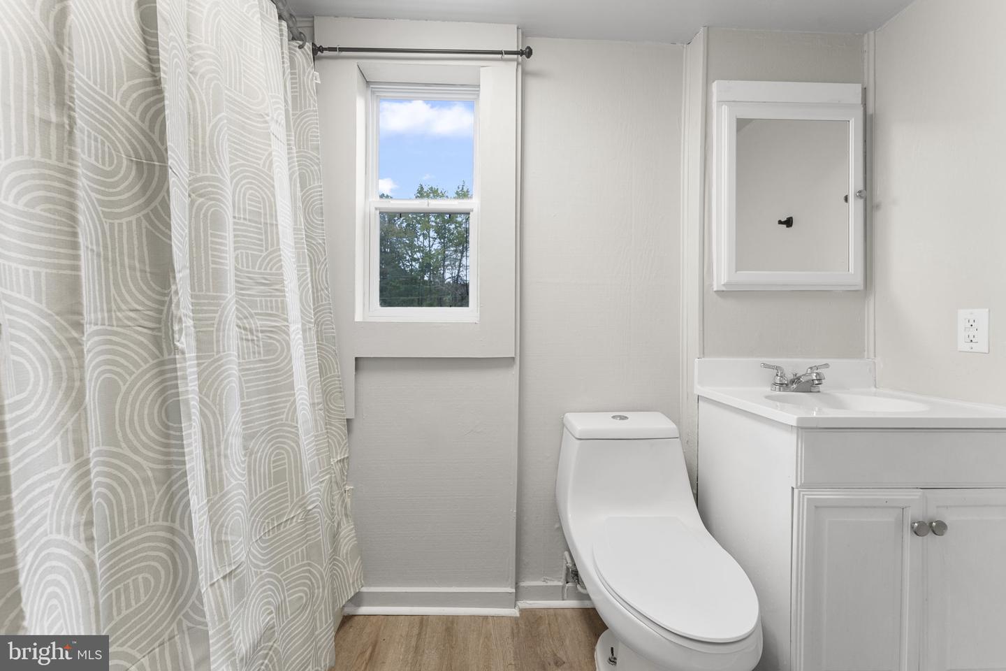 1678 WEEMS RD, WEEMS, Virginia 22576, 4 Bedrooms Bedrooms, 9 Rooms Rooms,2 BathroomsBathrooms,Residential,For sale,1678 WEEMS RD,VALV2000882 MLS # VALV2000882