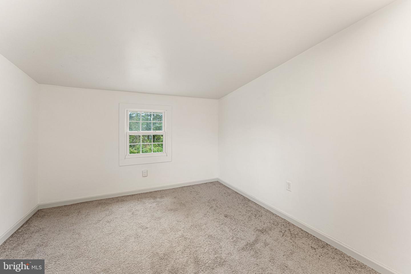 1678 WEEMS RD, WEEMS, Virginia 22576, 4 Bedrooms Bedrooms, 9 Rooms Rooms,2 BathroomsBathrooms,Residential,For sale,1678 WEEMS RD,VALV2000882 MLS # VALV2000882