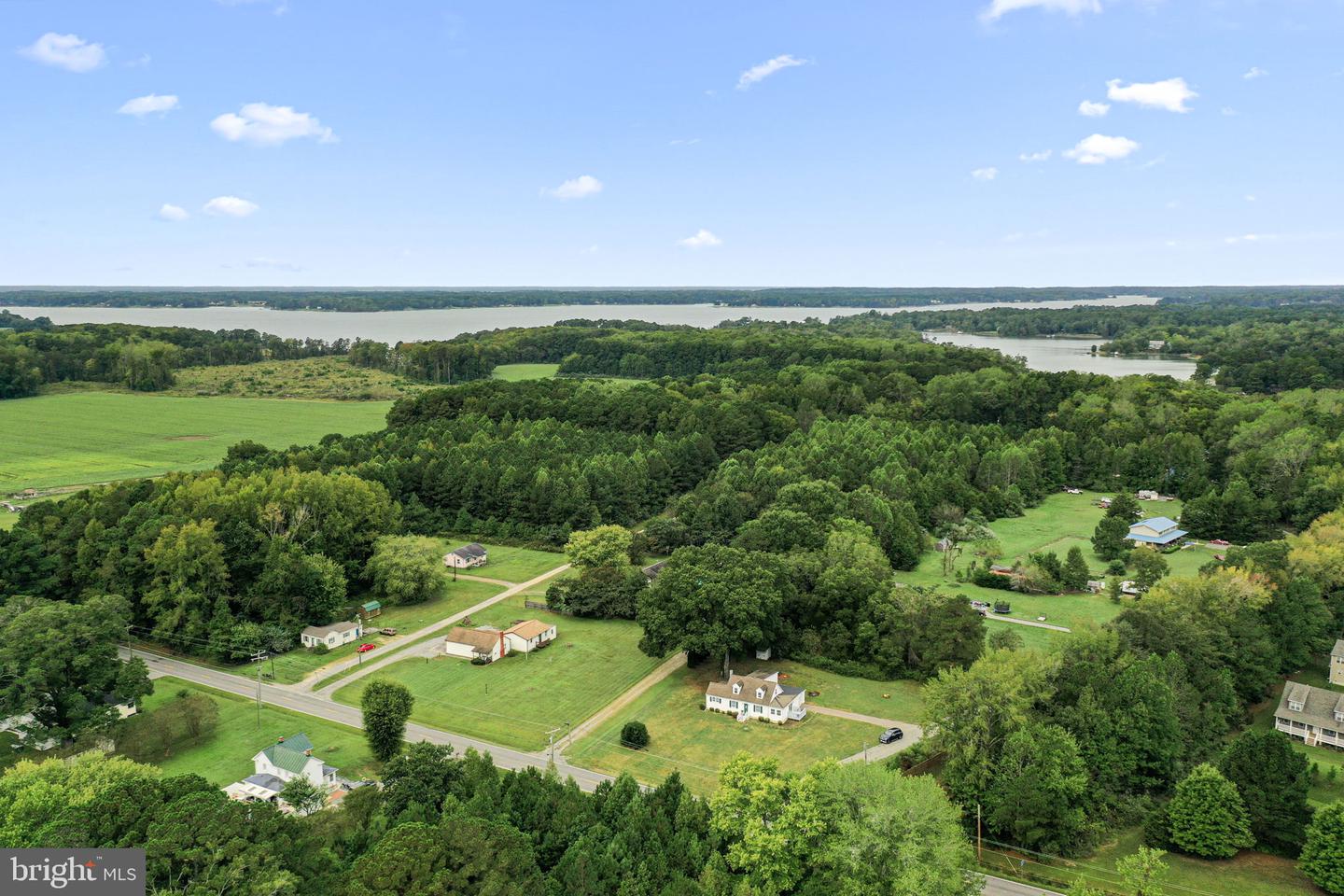 1678 WEEMS RD, WEEMS, Virginia 22576, 4 Bedrooms Bedrooms, 9 Rooms Rooms,2 BathroomsBathrooms,Residential,For sale,1678 WEEMS RD,VALV2000882 MLS # VALV2000882