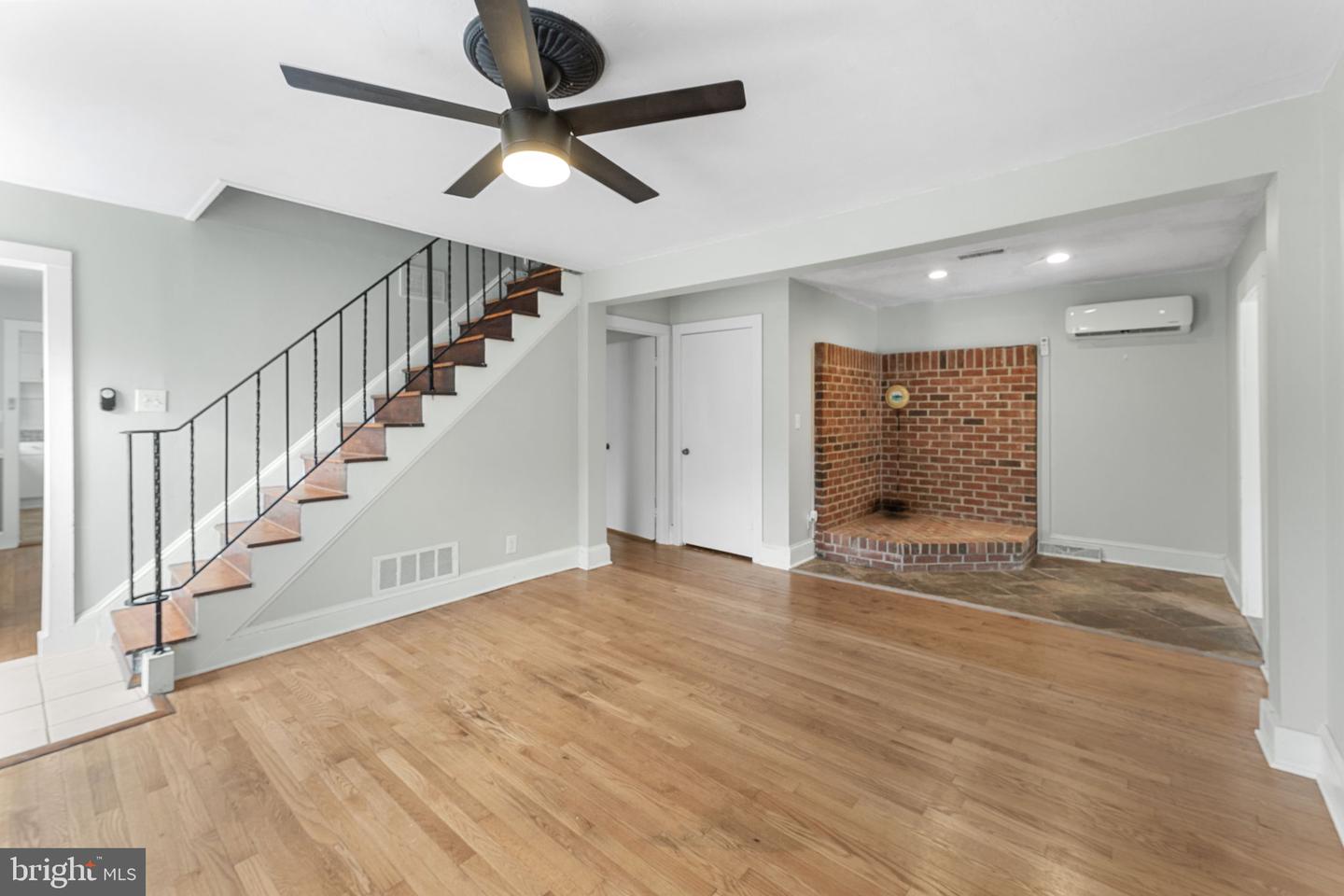 1678 WEEMS RD, WEEMS, Virginia 22576, 4 Bedrooms Bedrooms, 9 Rooms Rooms,2 BathroomsBathrooms,Residential,For sale,1678 WEEMS RD,VALV2000882 MLS # VALV2000882