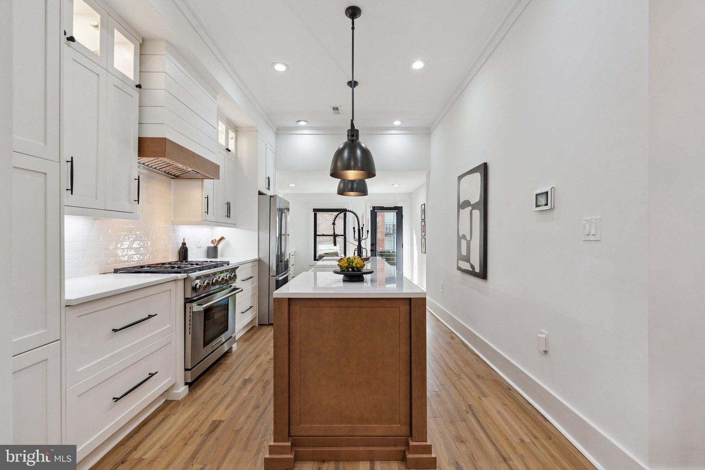 1828 NORTH CAPITOL ST NW, WASHINGTON, District Of Columbia 20002, 5 Bedrooms Bedrooms, 9 Rooms Rooms,3 BathroomsBathrooms,Residential,For sale,1828 NORTH CAPITOL ST NW,DCDC2225084 MLS # DCDC2225084