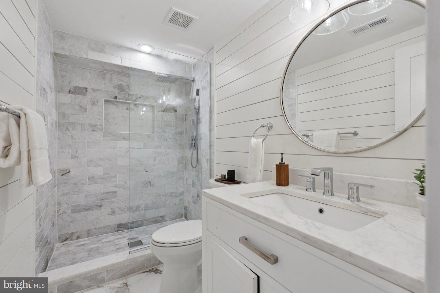 1828 NORTH CAPITOL ST NW, WASHINGTON, District Of Columbia 20002, 5 Bedrooms Bedrooms, 9 Rooms Rooms,3 BathroomsBathrooms,Residential,For sale,1828 NORTH CAPITOL ST NW,DCDC2225084 MLS # DCDC2225084