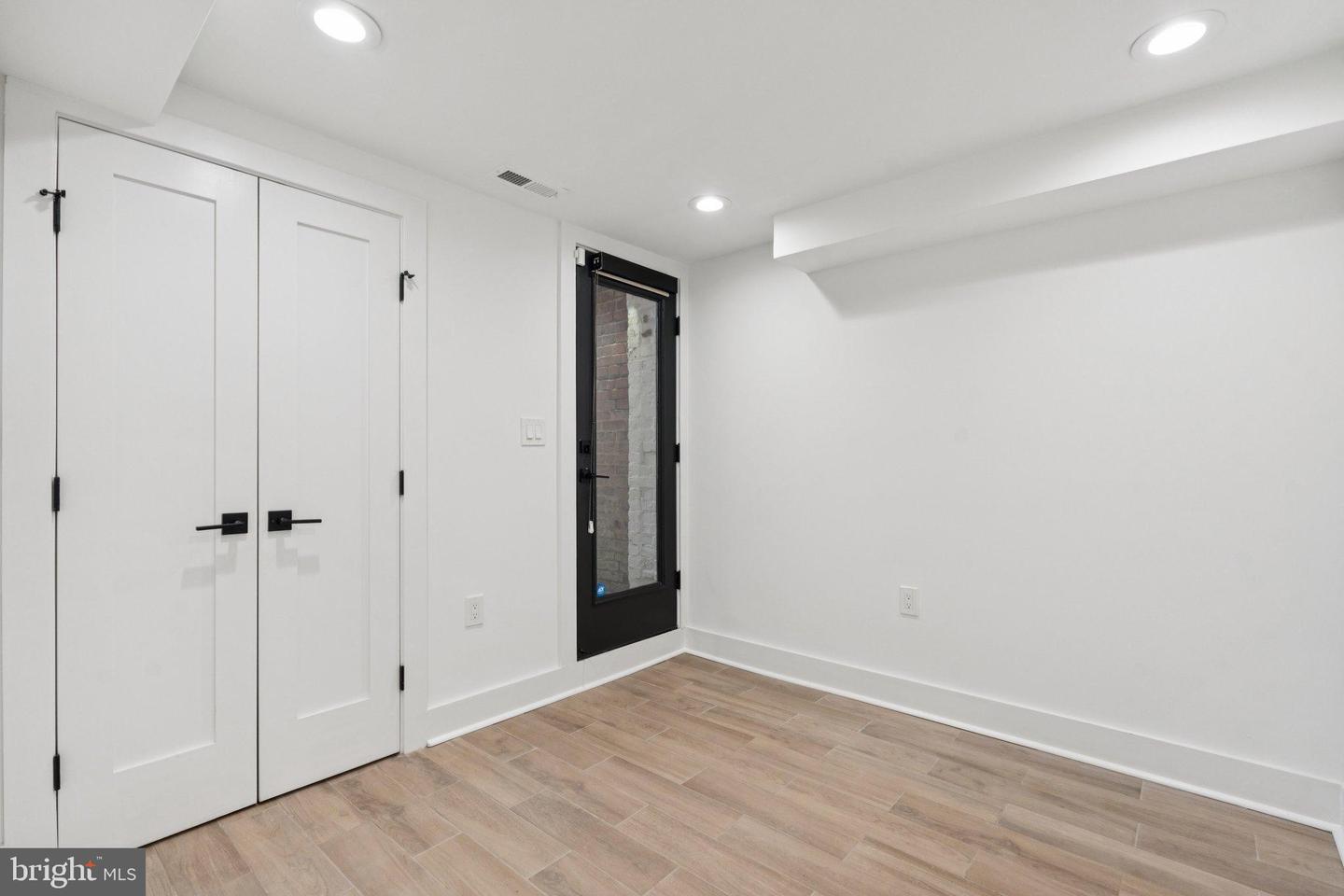 1828 NORTH CAPITOL ST NW, WASHINGTON, District Of Columbia 20002, 5 Bedrooms Bedrooms, 9 Rooms Rooms,3 BathroomsBathrooms,Residential,For sale,1828 NORTH CAPITOL ST NW,DCDC2225084 MLS # DCDC2225084