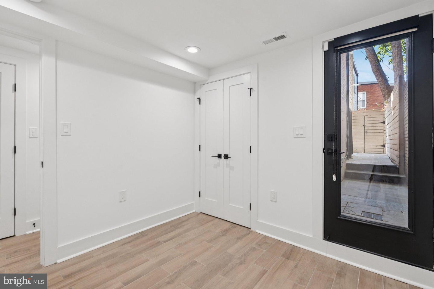 1828 NORTH CAPITOL ST NW, WASHINGTON, District Of Columbia 20002, 5 Bedrooms Bedrooms, 9 Rooms Rooms,3 BathroomsBathrooms,Residential,For sale,1828 NORTH CAPITOL ST NW,DCDC2225084 MLS # DCDC2225084