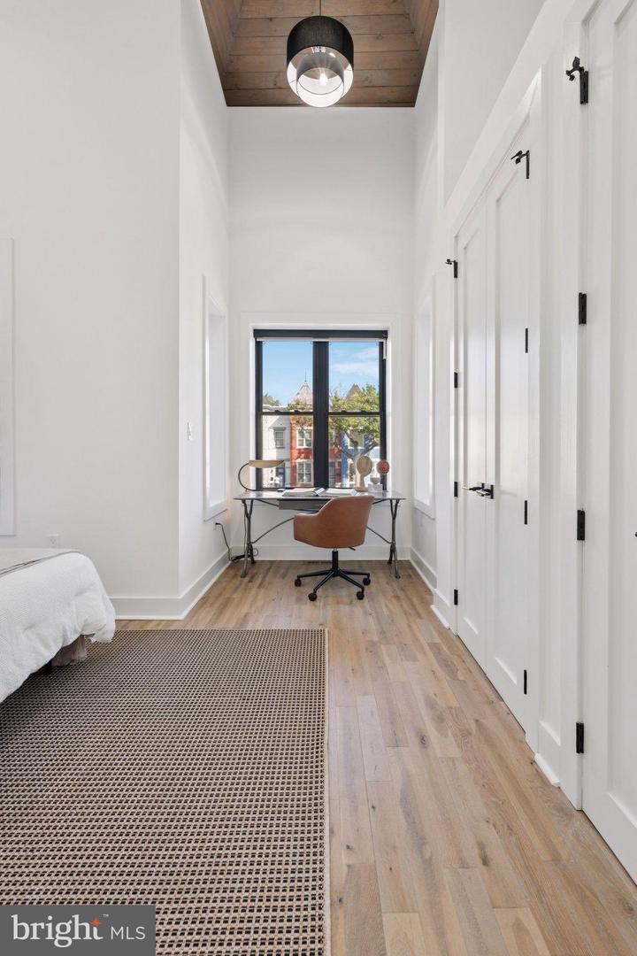 1828 NORTH CAPITOL ST NW, WASHINGTON, District Of Columbia 20002, 5 Bedrooms Bedrooms, 9 Rooms Rooms,3 BathroomsBathrooms,Residential,For sale,1828 NORTH CAPITOL ST NW,DCDC2225084 MLS # DCDC2225084