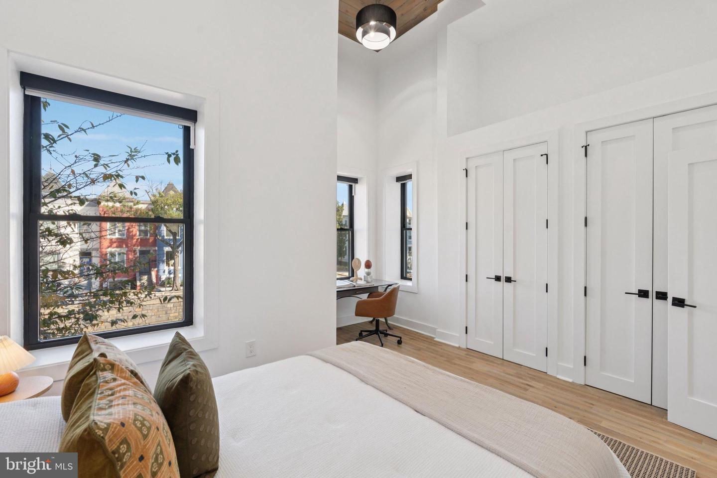 1828 NORTH CAPITOL ST NW, WASHINGTON, District Of Columbia 20002, 5 Bedrooms Bedrooms, 9 Rooms Rooms,3 BathroomsBathrooms,Residential,For sale,1828 NORTH CAPITOL ST NW,DCDC2225084 MLS # DCDC2225084