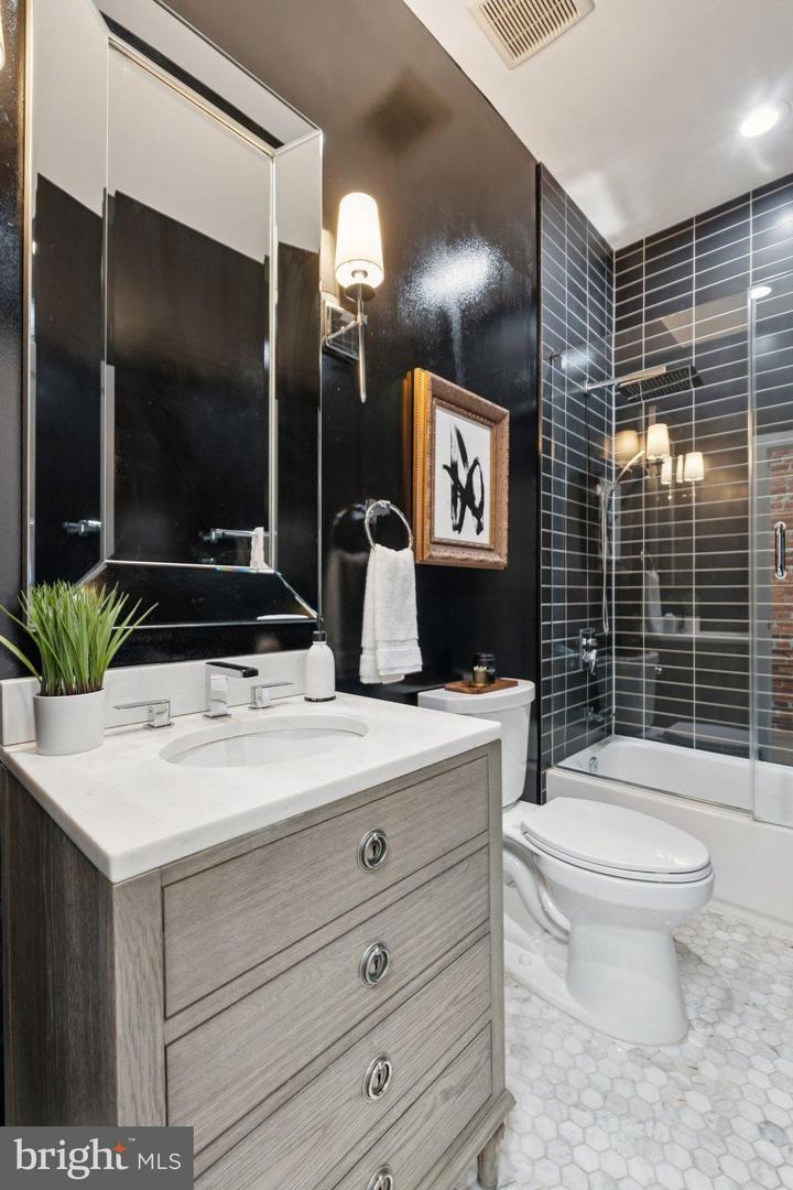 1828 NORTH CAPITOL ST NW, WASHINGTON, District Of Columbia 20002, 5 Bedrooms Bedrooms, 9 Rooms Rooms,3 BathroomsBathrooms,Residential,For sale,1828 NORTH CAPITOL ST NW,DCDC2225084 MLS # DCDC2225084