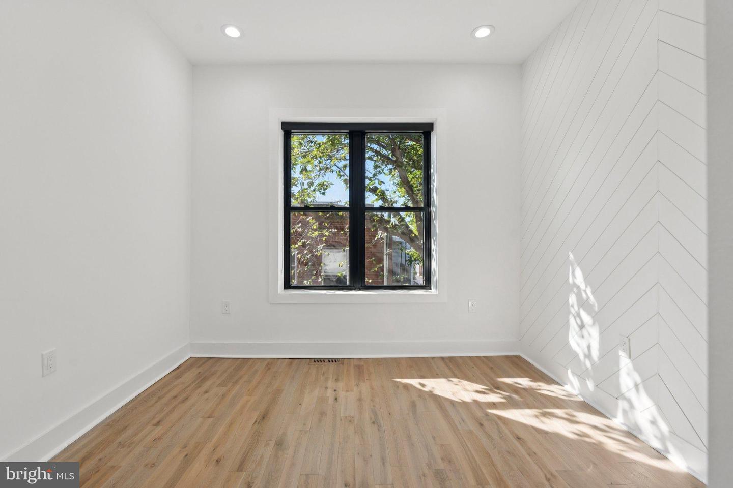 1828 NORTH CAPITOL ST NW, WASHINGTON, District Of Columbia 20002, 5 Bedrooms Bedrooms, 9 Rooms Rooms,3 BathroomsBathrooms,Residential,For sale,1828 NORTH CAPITOL ST NW,DCDC2225084 MLS # DCDC2225084