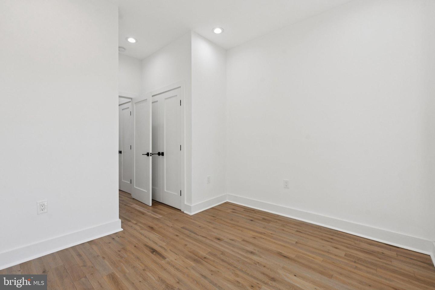 1828 NORTH CAPITOL ST NW, WASHINGTON, District Of Columbia 20002, 5 Bedrooms Bedrooms, 9 Rooms Rooms,3 BathroomsBathrooms,Residential,For sale,1828 NORTH CAPITOL ST NW,DCDC2225084 MLS # DCDC2225084