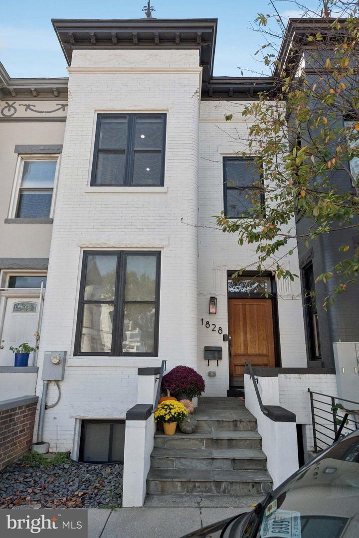 1828 NORTH CAPITOL ST NW, WASHINGTON, District Of Columbia 20002, 5 Bedrooms Bedrooms, 9 Rooms Rooms,3 BathroomsBathrooms,Residential,For sale,1828 NORTH CAPITOL ST NW,DCDC2225084 MLS # DCDC2225084