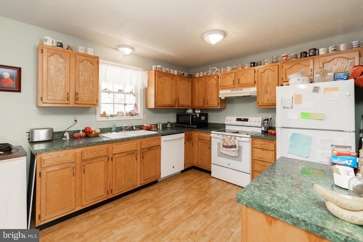 228 SLEEPY WOODS RD, CROSS JUNCTION, Virginia 22625, 3 Bedrooms Bedrooms, ,2 BathroomsBathrooms,Residential,For sale,228 SLEEPY WOODS RD,VAFV2037198 MLS # VAFV2037198