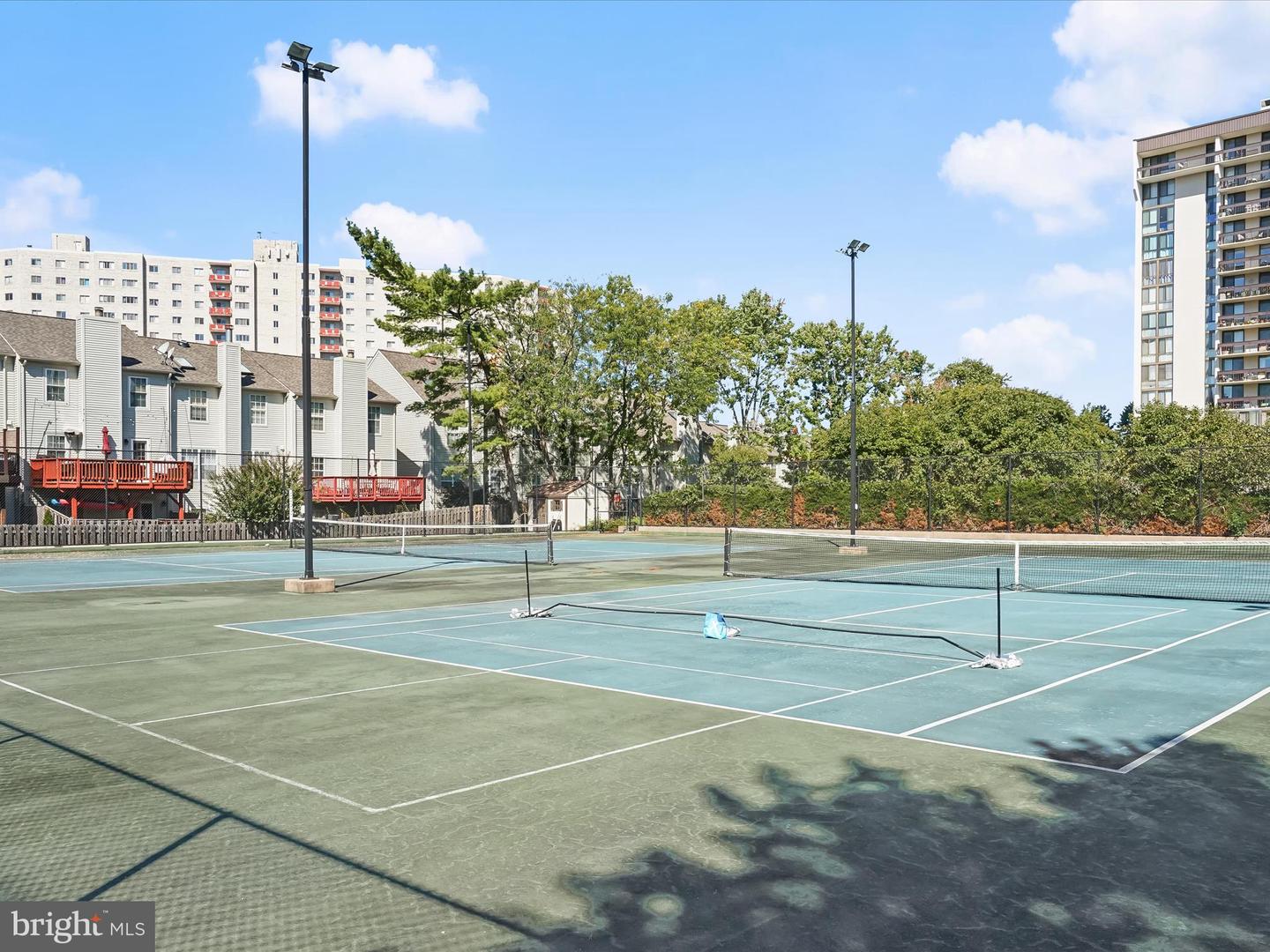 5300 HOLMES RUN PKWY #402, ALEXANDRIA, Virginia 22304, 2 Bedrooms Bedrooms, ,2 BathroomsBathrooms,Residential,For sale,5300 HOLMES RUN PKWY #402,VAAX2050616 MLS # VAAX2050616