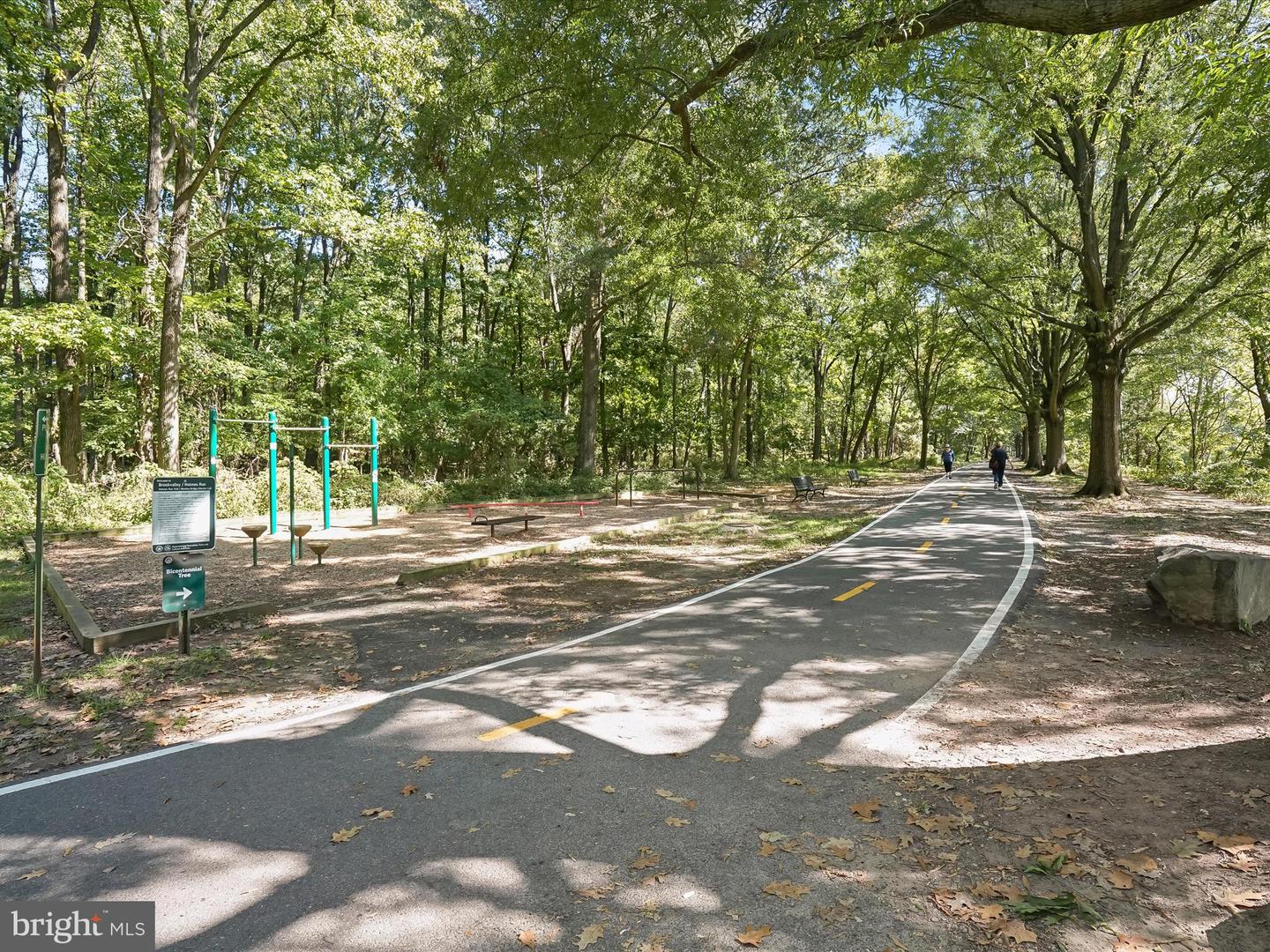 5300 HOLMES RUN PKWY #402, ALEXANDRIA, Virginia 22304, 2 Bedrooms Bedrooms, ,2 BathroomsBathrooms,Residential,For sale,5300 HOLMES RUN PKWY #402,VAAX2050616 MLS # VAAX2050616