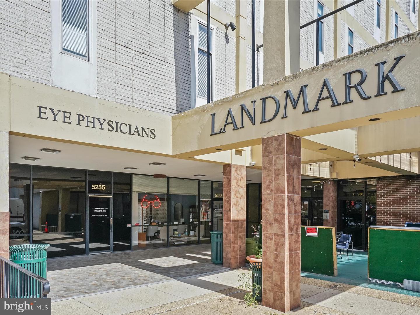 5300 HOLMES RUN PKWY #402, ALEXANDRIA, Virginia 22304, 2 Bedrooms Bedrooms, ,2 BathroomsBathrooms,Residential,For sale,5300 HOLMES RUN PKWY #402,VAAX2050616 MLS # VAAX2050616