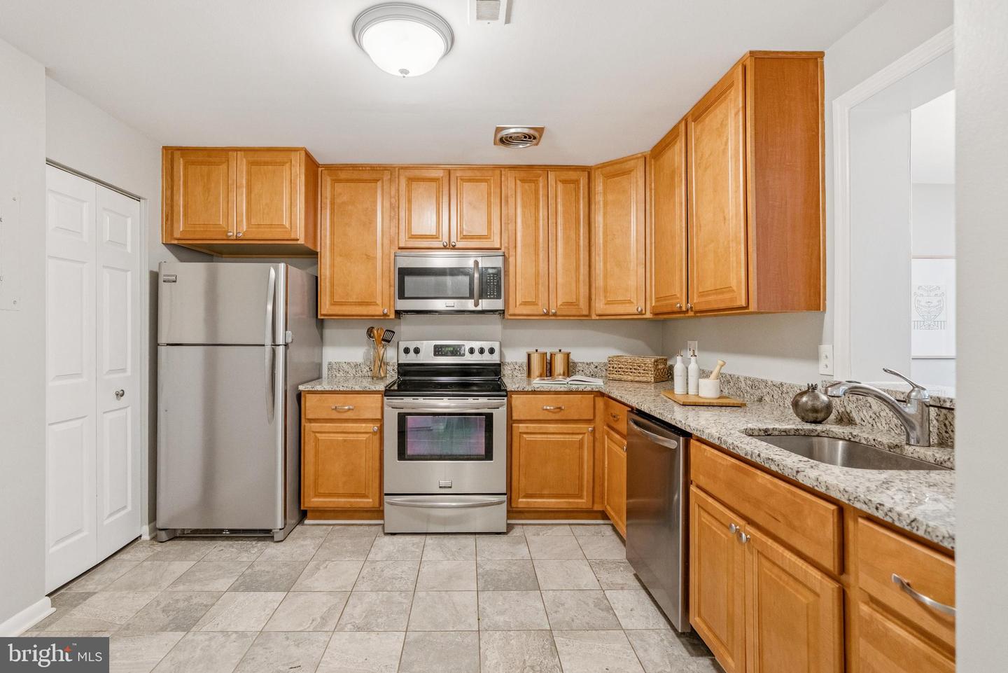 2246 S RANDOLPH ST #1, ARLINGTON, Virginia 22204, 2 Bedrooms Bedrooms, ,2 BathroomsBathrooms,Residential,For sale,2246 S RANDOLPH ST #1,VAAR2064660 MLS # VAAR2064660