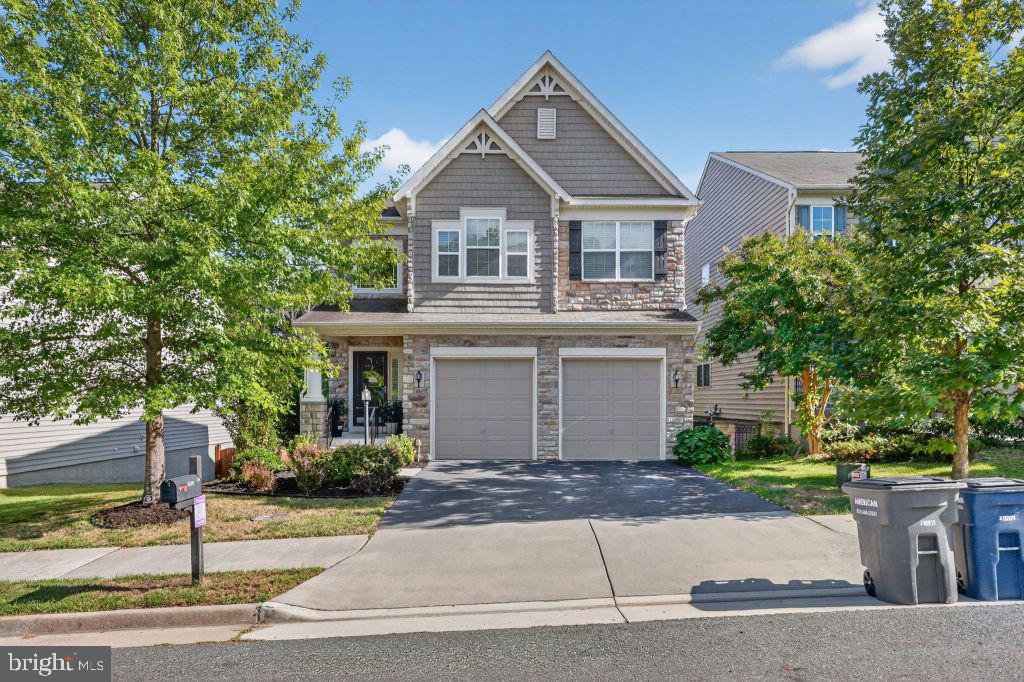3573 EAGLE RIDGE DR, WOODBRIDGE, Virginia 22191, 5 Bedrooms Bedrooms, ,3 BathroomsBathrooms,Residential,For sale,3573 EAGLE RIDGE DR,VAPW2105560 MLS # VAPW2105560