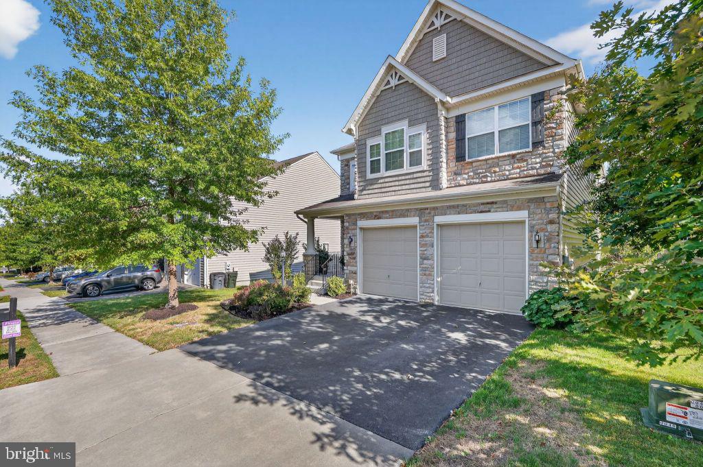 3573 EAGLE RIDGE DR, WOODBRIDGE, Virginia 22191, 5 Bedrooms Bedrooms, ,3 BathroomsBathrooms,Residential,For sale,3573 EAGLE RIDGE DR,VAPW2105560 MLS # VAPW2105560