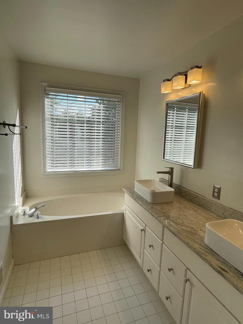 47692 SANDBANK SQ, STERLING, Virginia 20165, 4 Bedrooms Bedrooms, ,3 BathroomsBathrooms,Residential,For sale,47692 SANDBANK SQ,VALO2108430 MLS # VALO2108430