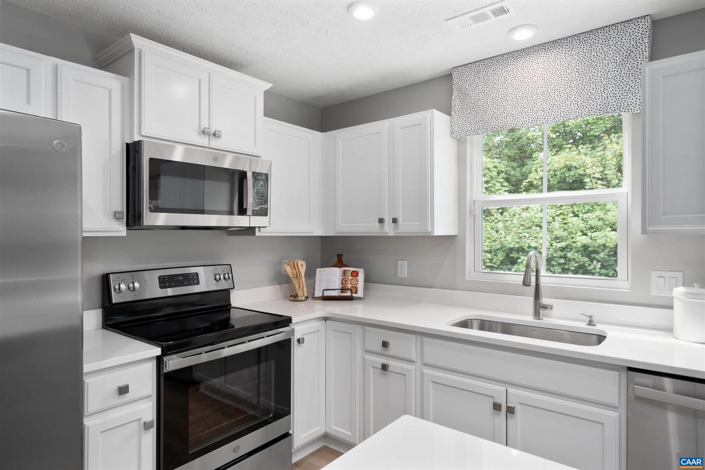 137A WHITE SANDS BLVD, BARBOURSVILLE, Virginia 22923, 3 Bedrooms Bedrooms, ,2 BathroomsBathrooms,Residential,For sale,137A WHITE SANDS BLVD,669766 MLS # 669766