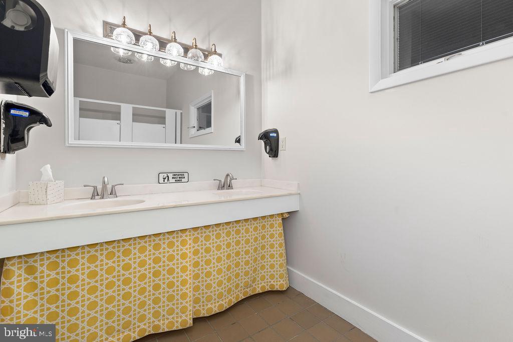 838 BOWLING GREEN RD, FRONT ROYAL, Virginia 22630, ,3 BathroomsBathrooms,Farm,For sale,838 BOWLING GREEN RD,VAWR2012526 MLS # VAWR2012526