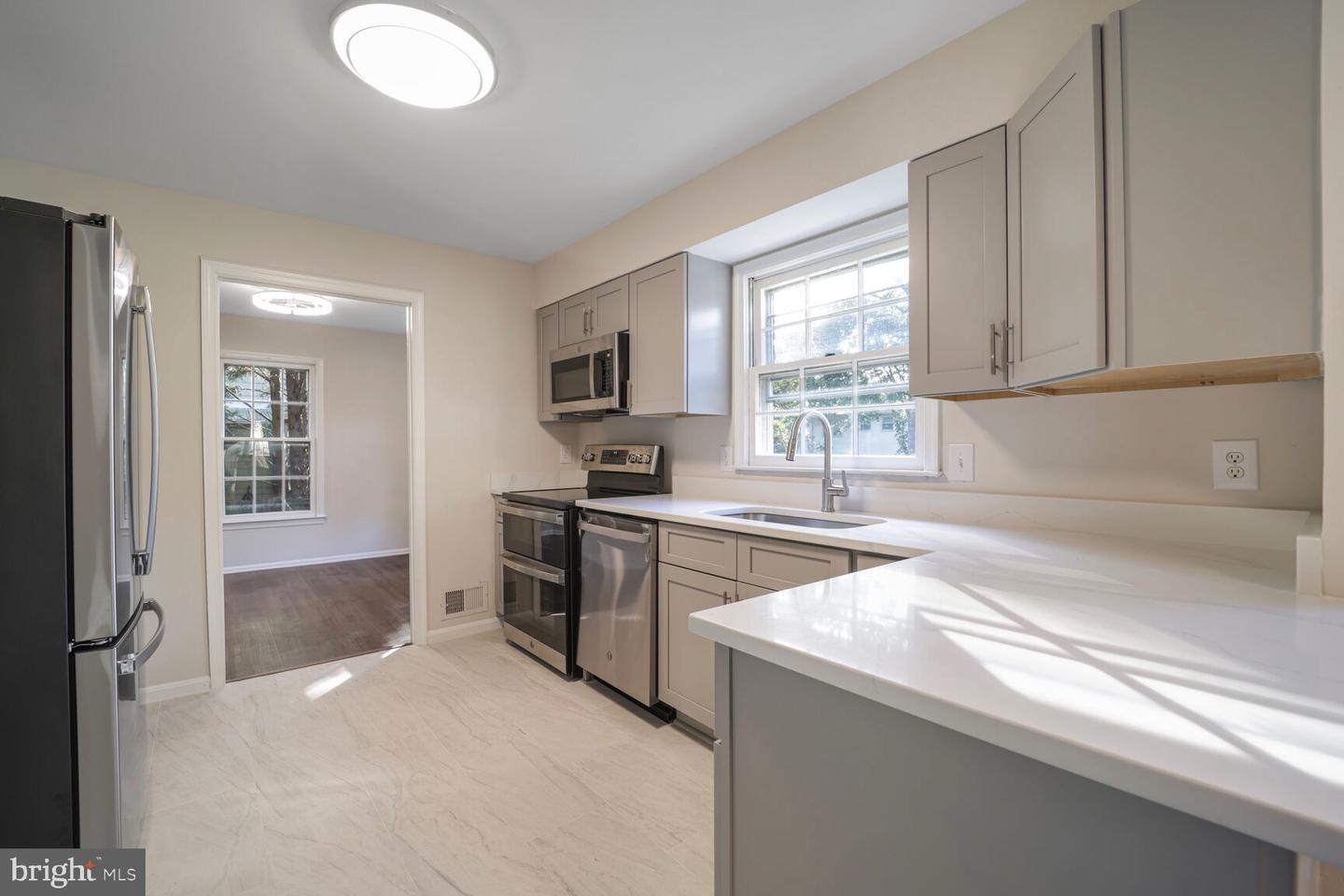 13802 POPLAR TREE RD, CHANTILLY, Virginia 20151, 5 Bedrooms Bedrooms, 9 Rooms Rooms,3 BathroomsBathrooms,Residential,For sale,13802 POPLAR TREE RD,VAFX2254794 MLS # VAFX2254794