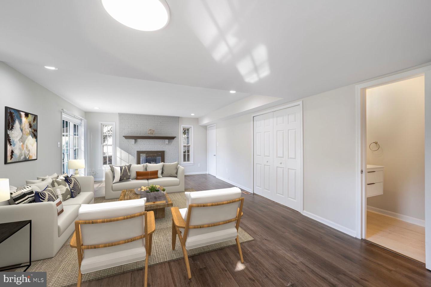 13802 POPLAR TREE RD, CHANTILLY, Virginia 20151, 5 Bedrooms Bedrooms, 9 Rooms Rooms,3 BathroomsBathrooms,Residential,For sale,13802 POPLAR TREE RD,VAFX2254794 MLS # VAFX2254794