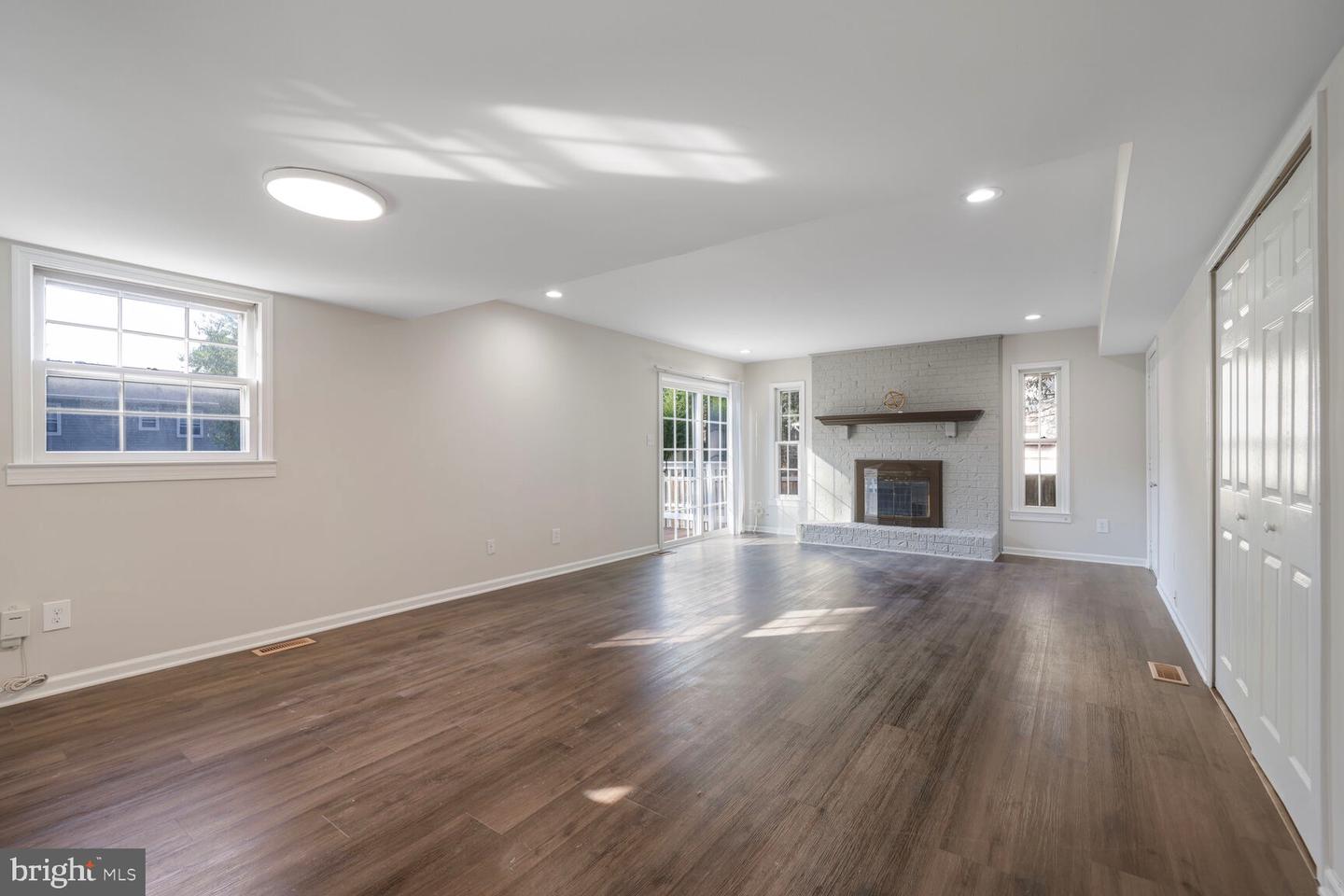 13802 POPLAR TREE RD, CHANTILLY, Virginia 20151, 5 Bedrooms Bedrooms, 9 Rooms Rooms,3 BathroomsBathrooms,Residential,For sale,13802 POPLAR TREE RD,VAFX2254794 MLS # VAFX2254794