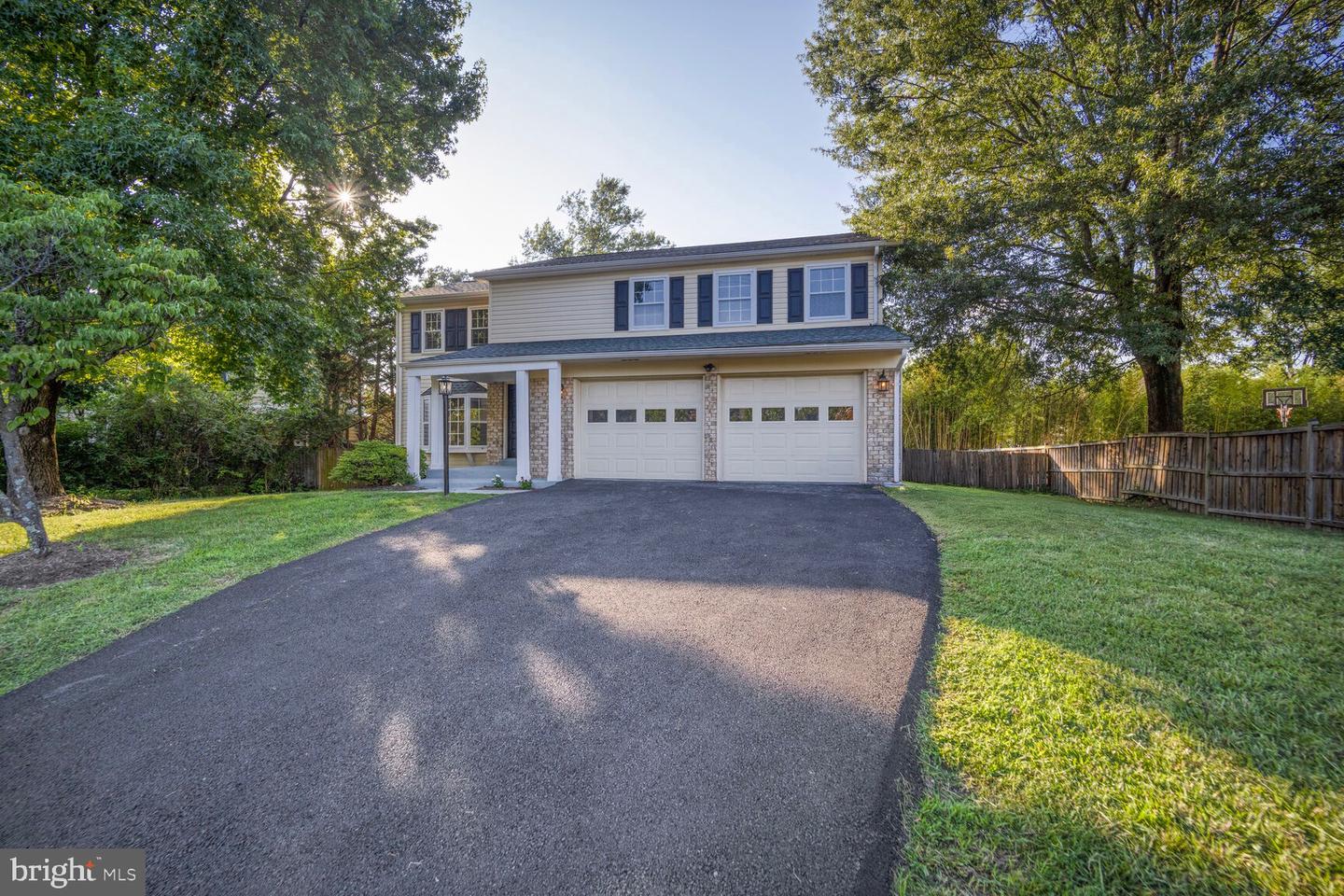 13802 POPLAR TREE RD, CHANTILLY, Virginia 20151, 5 Bedrooms Bedrooms, 9 Rooms Rooms,3 BathroomsBathrooms,Residential,For sale,13802 POPLAR TREE RD,VAFX2254794 MLS # VAFX2254794