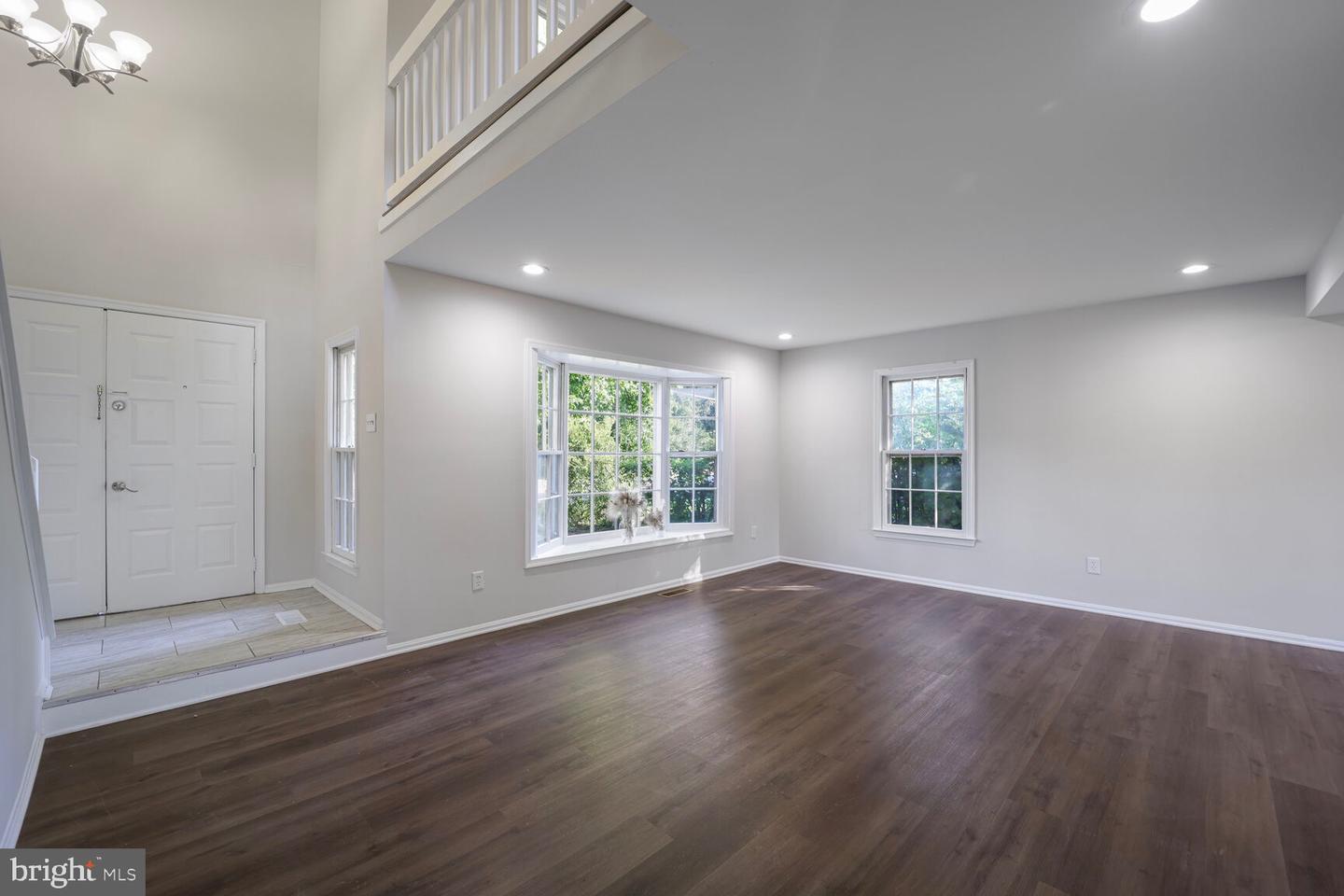 13802 POPLAR TREE RD, CHANTILLY, Virginia 20151, 5 Bedrooms Bedrooms, 9 Rooms Rooms,3 BathroomsBathrooms,Residential,For sale,13802 POPLAR TREE RD,VAFX2254794 MLS # VAFX2254794