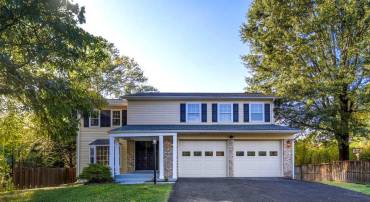 13802 POPLAR TREE RD, CHANTILLY, Virginia 20151, 5 Bedrooms Bedrooms, 9 Rooms Rooms,3 BathroomsBathrooms,Residential,For sale,13802 POPLAR TREE RD,VAFX2254794 MLS # VAFX2254794