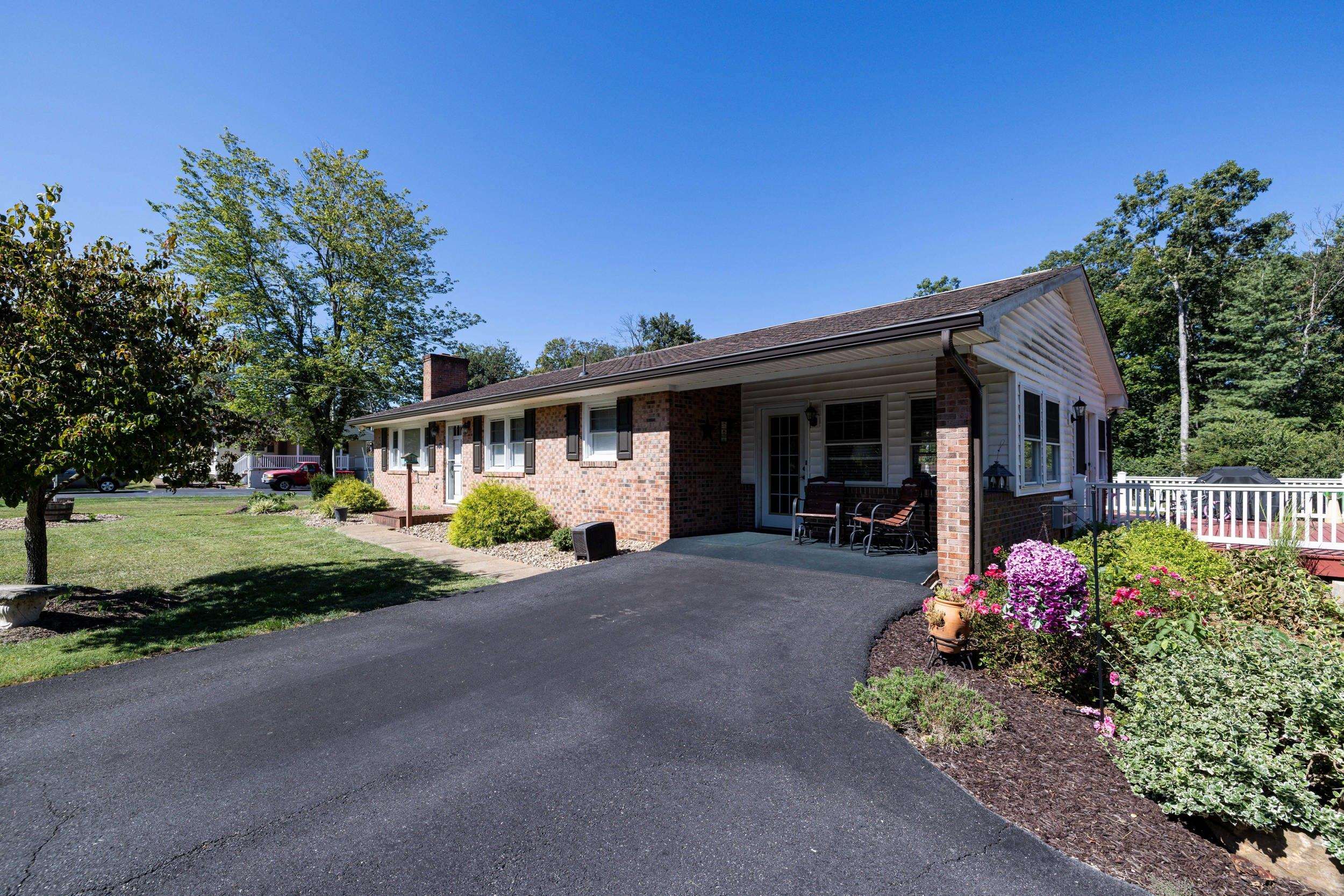 2466 LITTLE GAP RD, ELKTON, Virginia 22827, 3 Bedrooms Bedrooms, ,2 BathroomsBathrooms,Residential,2466 LITTLE GAP RD,668965 MLS # 668965